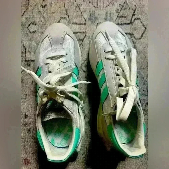 Adidas sneakers - Picture 3 of 3